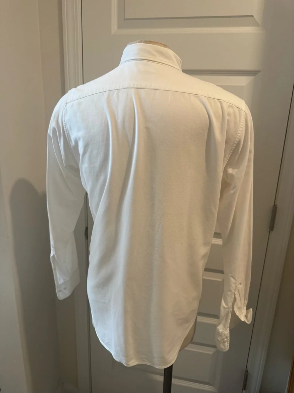 Uniqlo Men's White Slim Fit Oxford Cloth Shirt with Chest Pocket Size  Medium